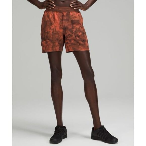 Lululemon Textured Tech Short Size Large - Picture 4 of 8